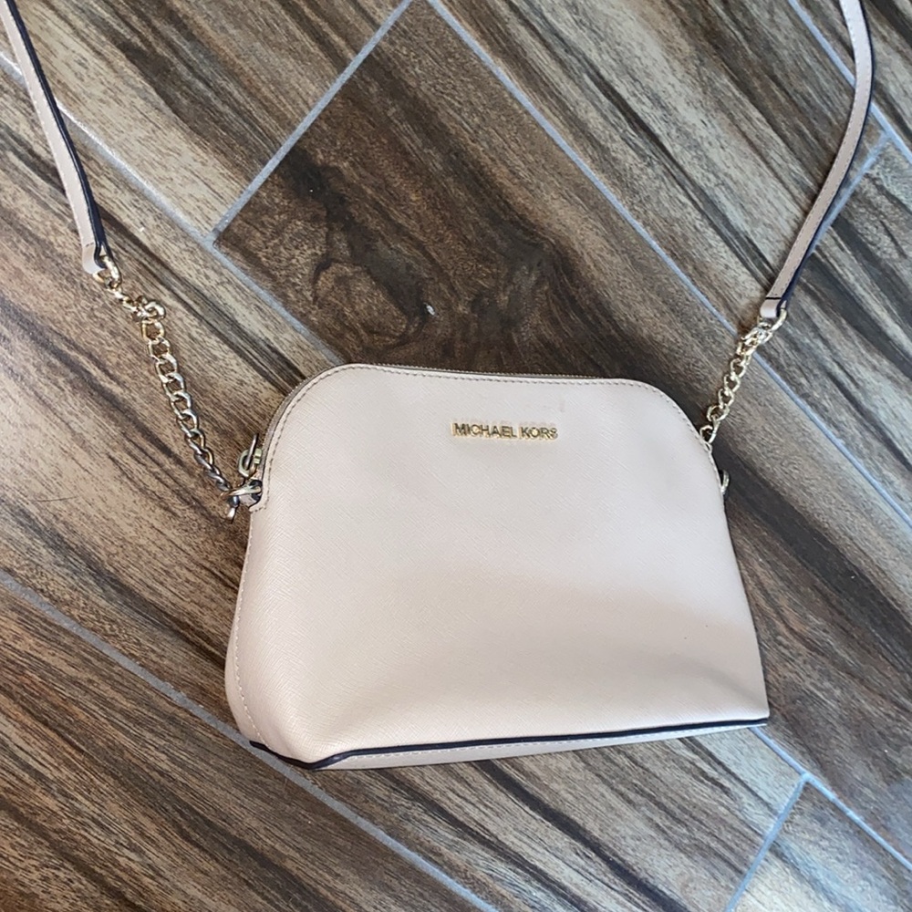 💋Michael Kors Cream Crossbody Bag! - Picture 2 of 10